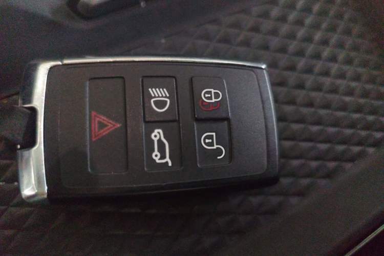 Used Land Rover Range Evoque 2020 249 PS R-DYNAMIC SE Sport Technology Edition Vehicle Key