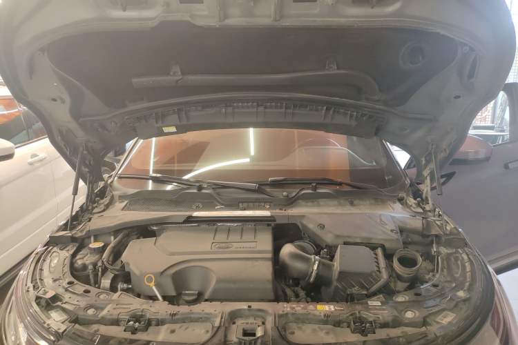 Used Land Rover Range Evoque 2020 249 PS R-DYNAMIC S Sport Edition Engine Bay