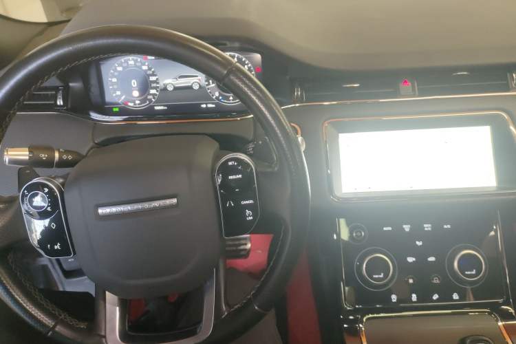 Used Land Rover Range Evoque 2020 249 PS R-DYNAMIC S Sport Edition Interior 2