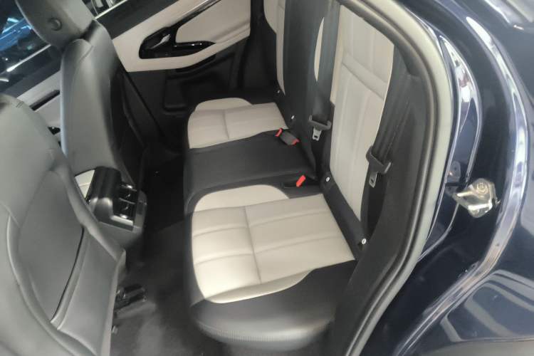 Used Land Rover Range Evoque 2020 249 PS R-DYNAMIC S Sport Edition Interior 4