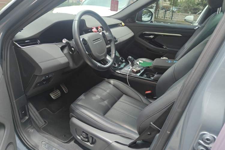 Used Land Rover Range Evoque 2020 249 PS R-DYNAMIC SE Sport Technology Edition Left Front Seat