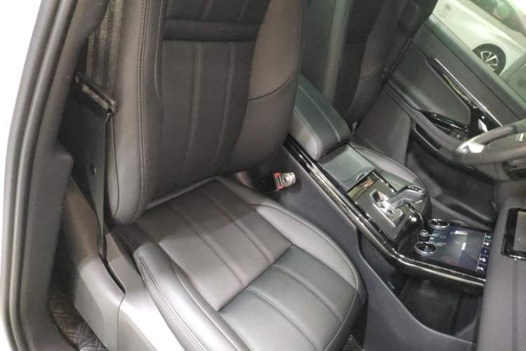 Used Land Rover Range Evoque 2020 249 PS R-DYNAMIC S Black Edition Sport Version Right Front Seat