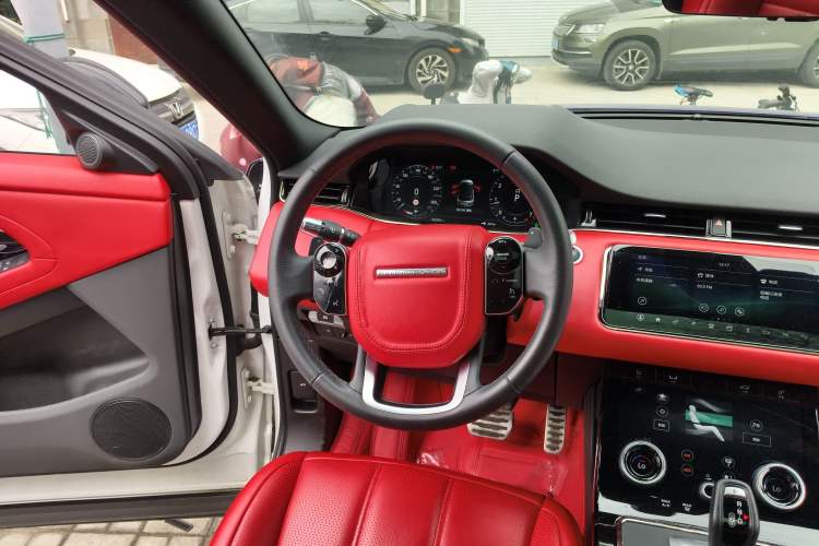 Used Land Rover Range Evoque 2020 249 PS R-DYNAMIC S Black Edition Sport Version Steering Wheel