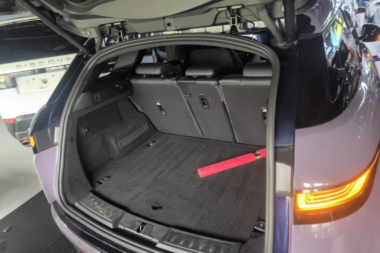Used Land Rover Range Evoque 2020 249 PS R-DYNAMIC S Sport Edition Trunk