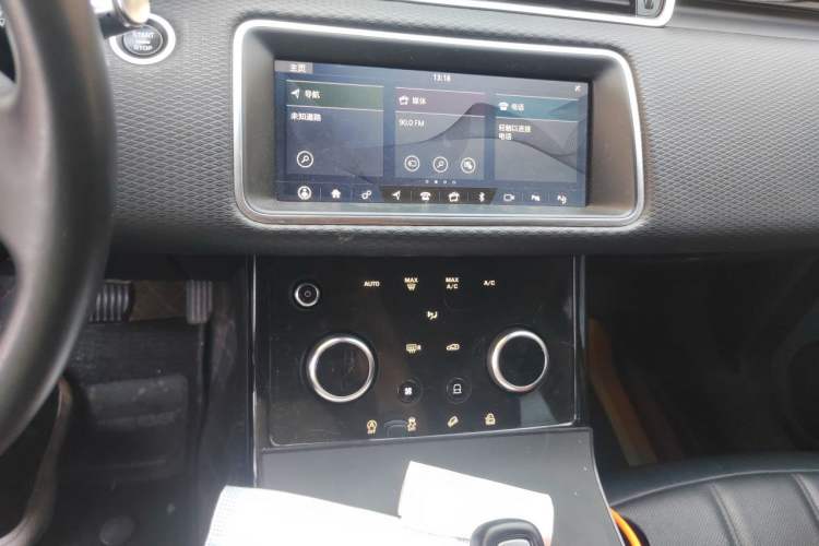 Used Land Rover Range Evoque 2020 249 PS Youth Edition Audio And AC Panel