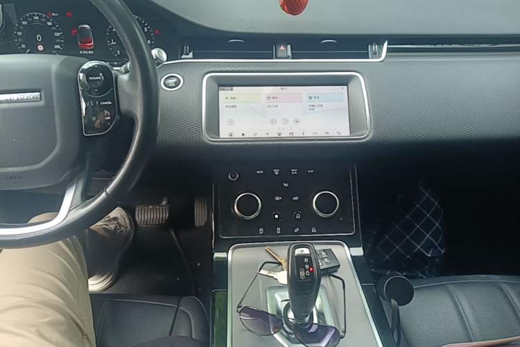 Used Land Rover Range Evoque 2020 249 PS Youth Edition Audio And AC Panel