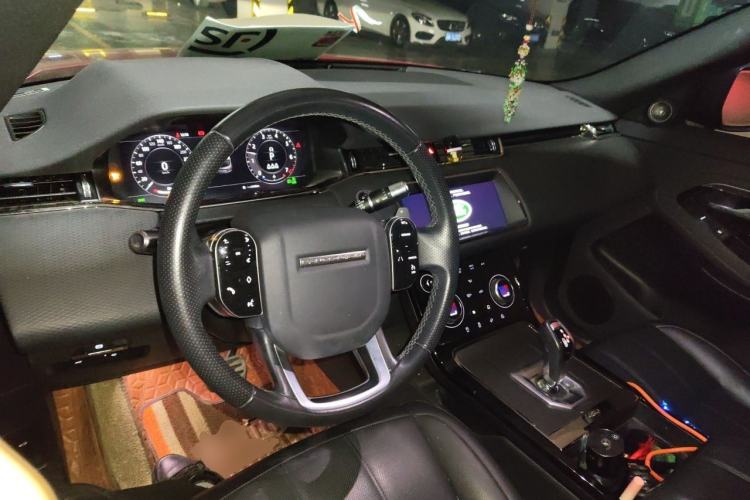 Used Land Rover Range Evoque 2020 249 PS R-DYNAMIC S Sport Edition Center Console