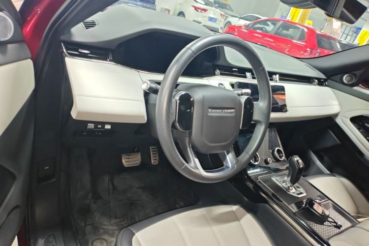 Used Land Rover Range Evoque 2020 249 PS R-DYNAMIC S Blackened Sport Technology Edition Center Console