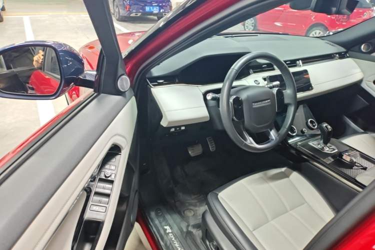 Used Land Rover Range Evoque 2020 249 PS R-DYNAMIC S Blackened Sport Technology Edition Driver Seat