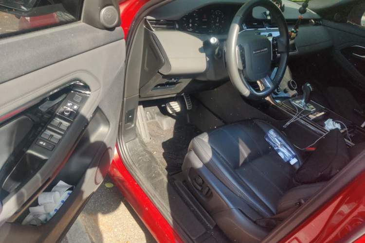 Used Land Rover Range Evoque 2020 249 PS R-DYNAMIC SE Sport Technology Edition Driver Seat