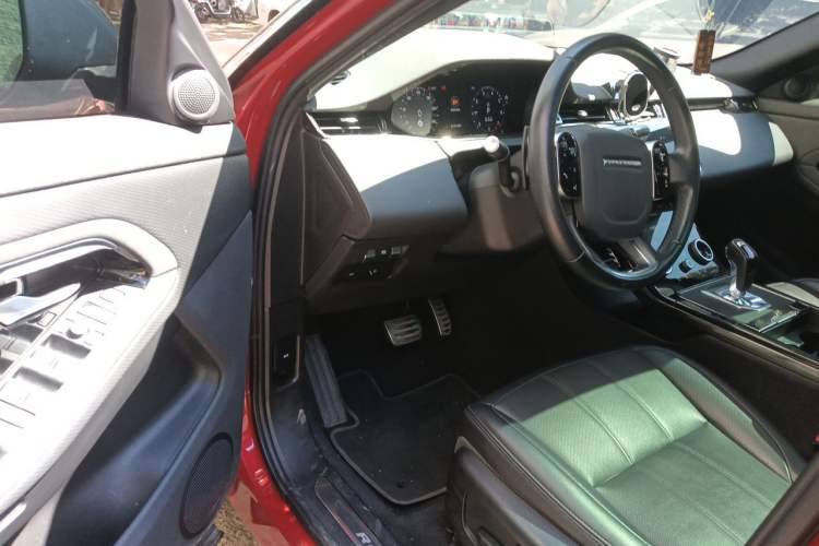Used Land Rover Range Evoque 2020 249 PS R-DYNAMIC Sport Technology Custom Edition Driver Seat