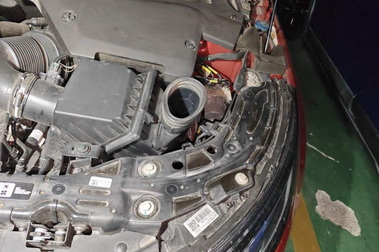 Used Land Rover Range Evoque 2020 249 PS R-DYNAMIC S Sport Edition Engine Bay Left