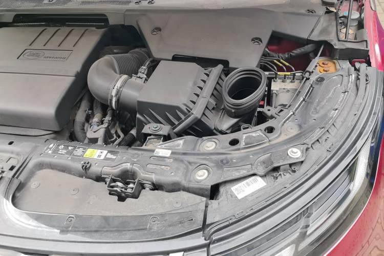 Used Land Rover Range Evoque 2020 249 PS R-DYNAMIC S Black Edition Sport Version Engine Bay Left