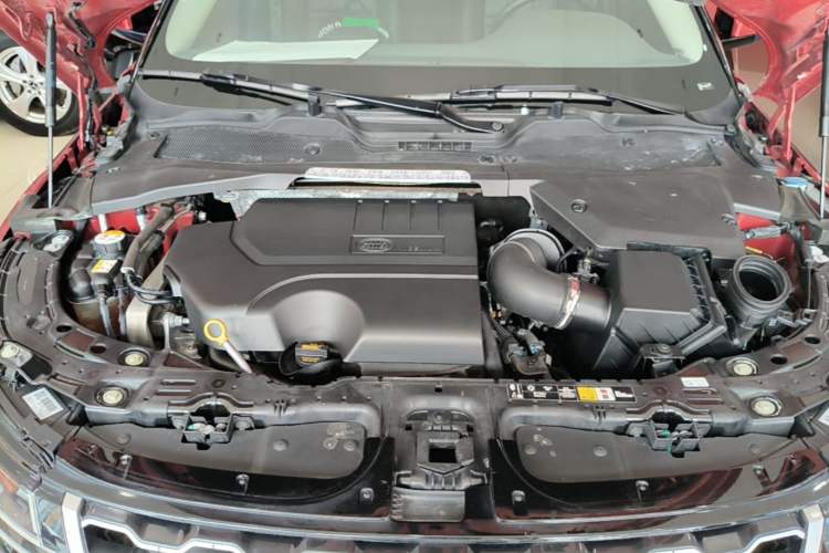 Used Land Rover Range Evoque 2020 249 PS Youth Edition Engine Bay