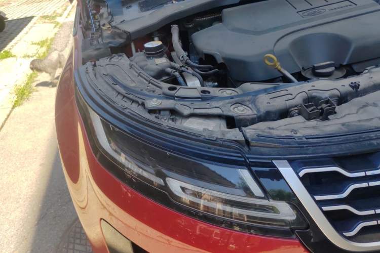 Used Land Rover Range Evoque 2020 249 PS Youth Edition Engine Bay Right