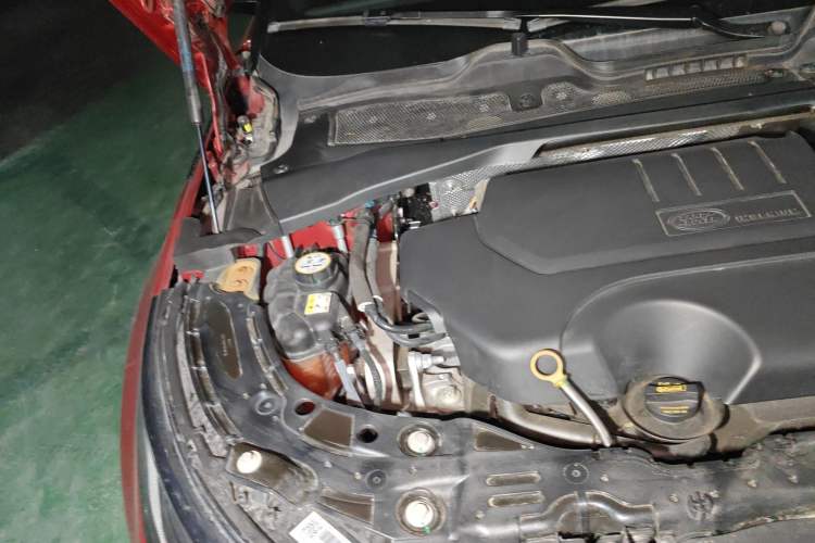 Used Land Rover Range Evoque 2020 249 PS R-DYNAMIC S Sport Edition Engine Bay Right