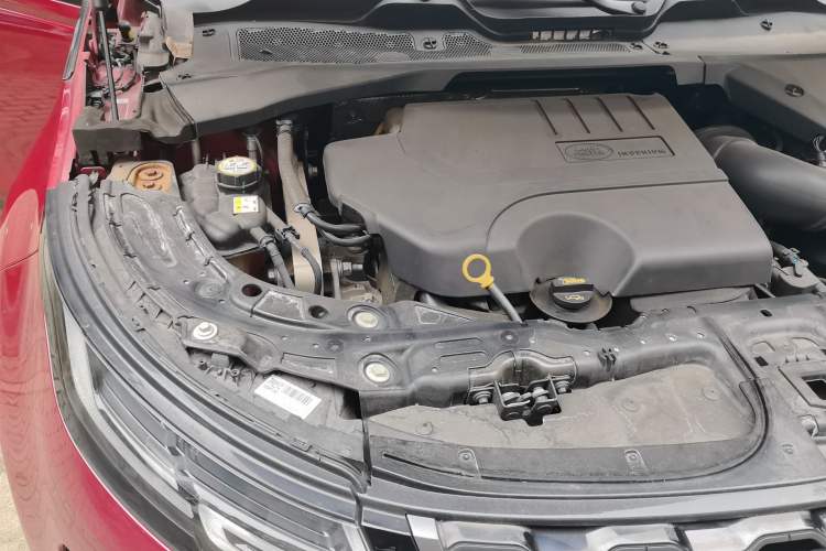 Used Land Rover Range Evoque 2020 249 PS R-DYNAMIC S Black Edition Sport Version Engine Bay Right