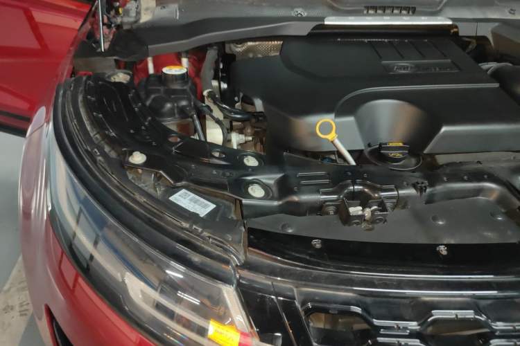 Used Land Rover Range Evoque 2020 249 PS R-DYNAMIC SE Sport Technology Edition Engine Bay Right