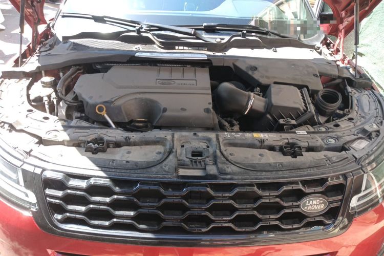 Used Land Rover Range Evoque 2020 249 PS R-DYNAMIC Sport Technology Custom Edition Engine Bay
