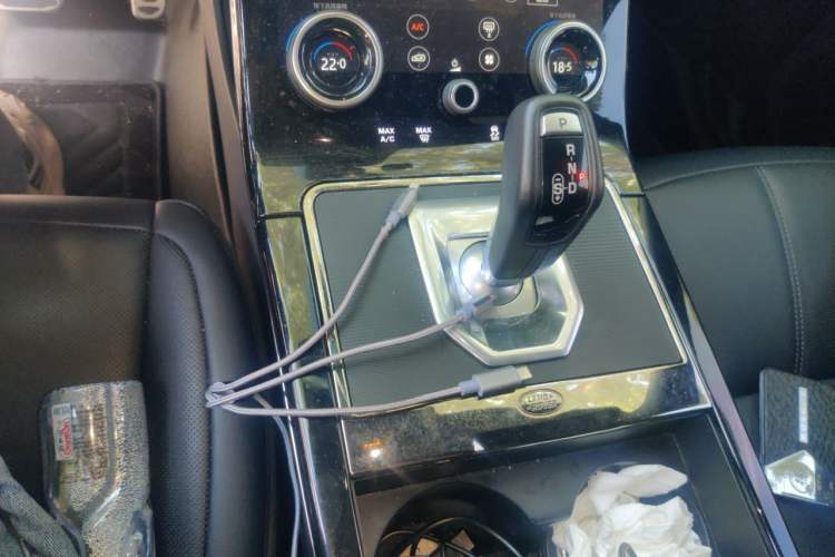 Used Land Rover Range Evoque 2020 249 PS R-DYNAMIC SE Sport Technology Edition Gear Lever