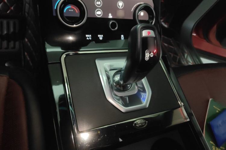 Used Land Rover Range Evoque 2020 249 PS R-DYNAMIC SE Sport Technology Edition Gear Lever