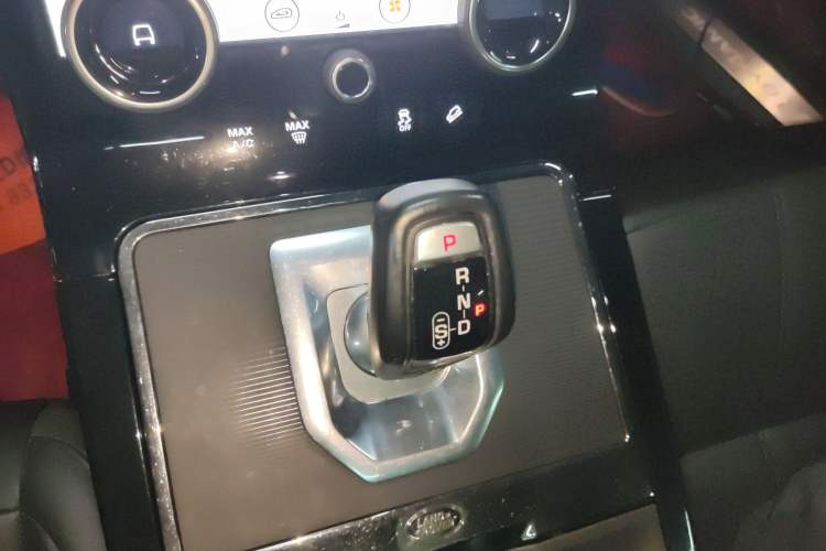 Used Land Rover Range Evoque 2020 249 PS R-DYNAMIC SE Sport Technology Edition Gear Lever
