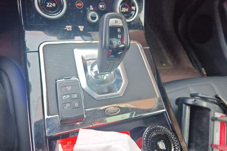 Used Land Rover Range Evoque 2020 249 PS R-DYNAMIC S First-Edition Sport Custom Edition Gear Lever