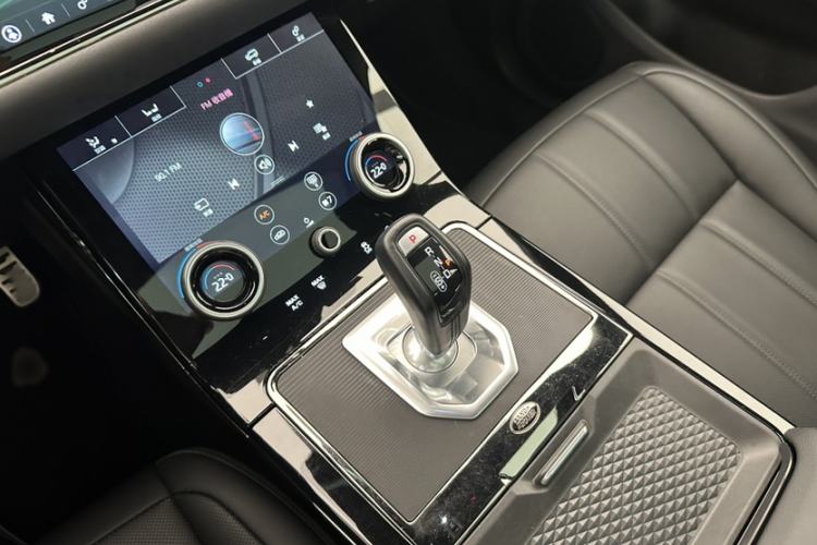 Used Land Rover Range Evoque 2020 249 PS R-DYNAMIC SE Sport Technology Edition Gear Lever