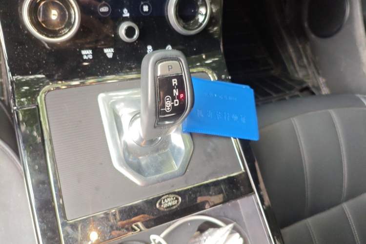 Used Land Rover Range Evoque 2020 249 PS R-DYNAMIC S First-Edition Sport Custom Edition Gear Lever
