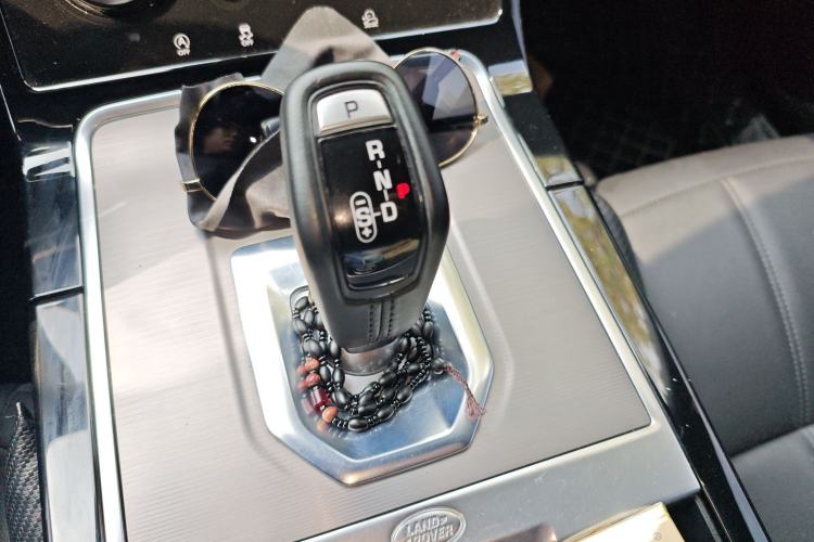 Used Land Rover Range Evoque 2020 249 PS Youth Edition Gear Lever