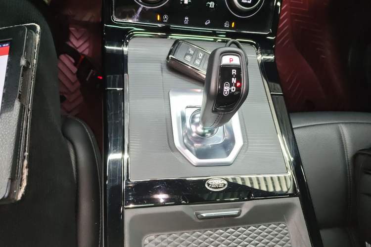 Used Land Rover Range Evoque 2020 249 PS R-DYNAMIC S Sport Edition Gear Lever