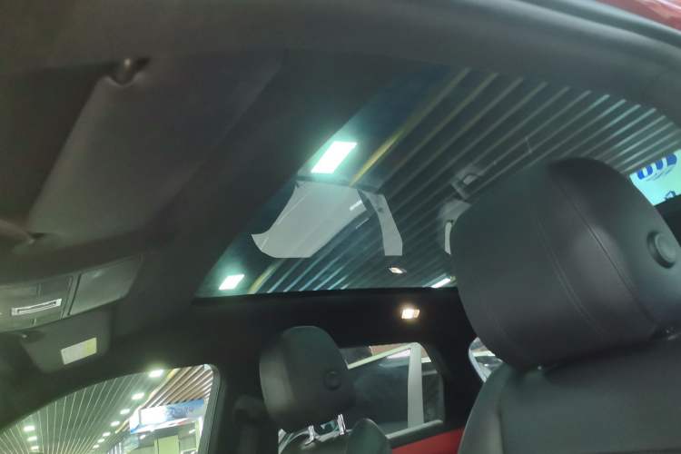 Used Land Rover Range Evoque 2020 249 PS R-DYNAMIC SE Sport Technology Edition Headliner