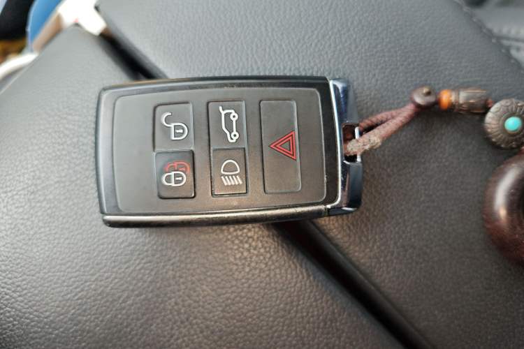 Used Land Rover Range Evoque 2020 249 PS Youth Edition Interior 1
