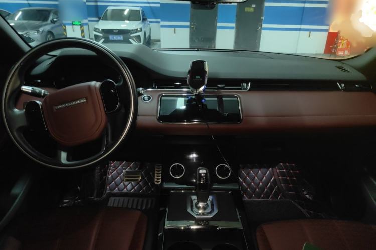 Used Land Rover Range Evoque 2020 249 PS R-DYNAMIC SE Sport Technology Edition Interior 2