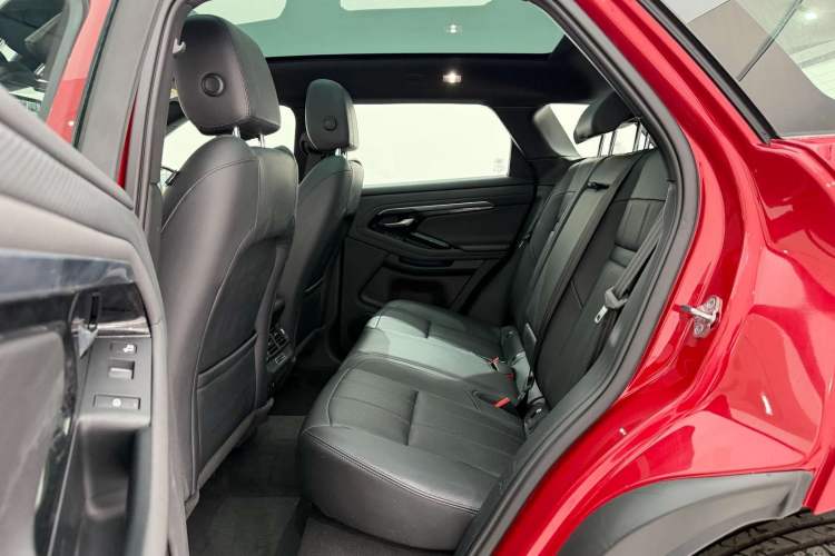Used Land Rover Range Evoque 2020 249 PS R-DYNAMIC S First-Edition Sport Custom Edition Interior 3
