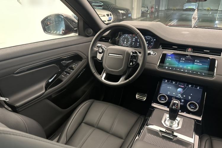 Used Land Rover Range Evoque 2020 249 PS R-DYNAMIC SE Sport Technology Edition Interior 4