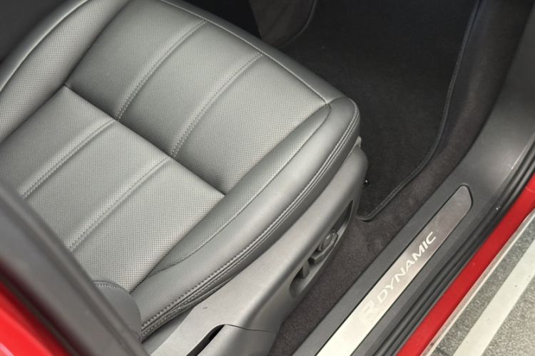 Used Land Rover Range Evoque 2020 249 PS R-DYNAMIC SE Sport Technology Edition Interior 6