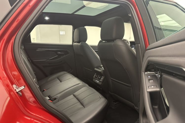 Used Land Rover Range Evoque 2020 249 PS R-DYNAMIC SE Sport Technology Edition Interior 9