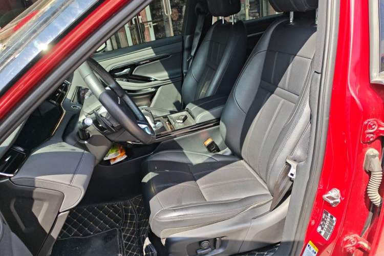 Used Land Rover Range Evoque 2020 249 PS R-DYNAMIC S Sport Edition Left Front Seat
