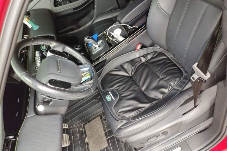 Used Land Rover Range Evoque 2020 249 PS R-DYNAMIC S First-Edition Sport Custom Edition Left Front Seat
