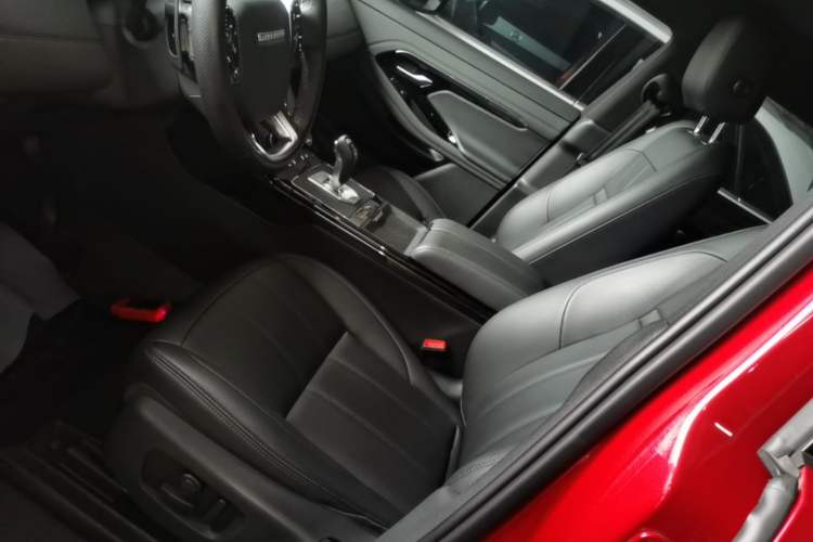 Used Land Rover Range Evoque 2020 249 PS R-DYNAMIC SE Sport Technology Edition Left Front Seat