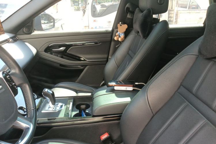 Used Land Rover Range Evoque 2020 249 PS R-DYNAMIC Sport Technology Custom Edition Left Front Seat