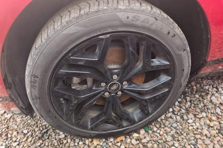 Used Land Rover Range Evoque 2020 249 PS R-DYNAMIC S Black Edition Sport Version Left Front Wheel Hub
