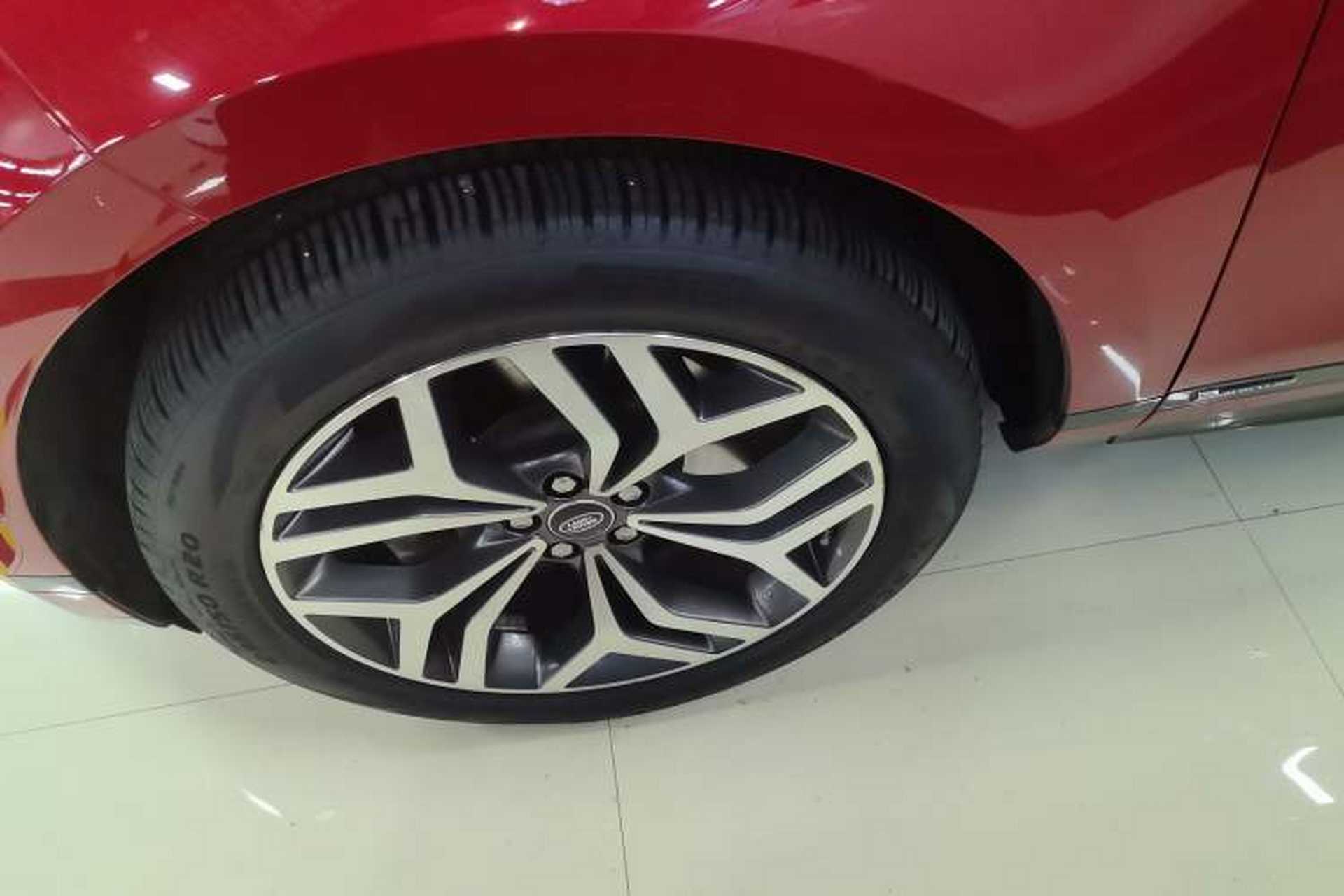 Used Land Rover Range Evoque 2020 249 PS R-DYNAMIC SE Sport Technology Edition Left Front Wheel Hub