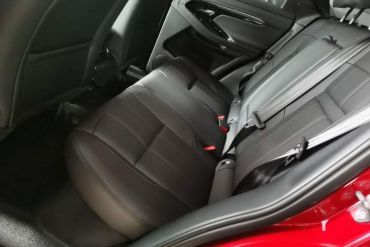Used Land Rover Range Evoque 2020 249 PS R-DYNAMIC SE Sport Technology Edition Left Rear Seat