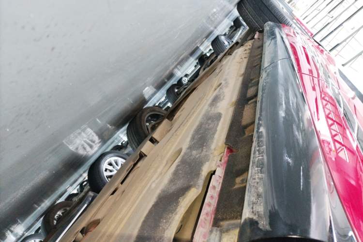 Used Land Rover Range Evoque 2020 249 PS R-DYNAMIC S Sport Edition Left Side Sill