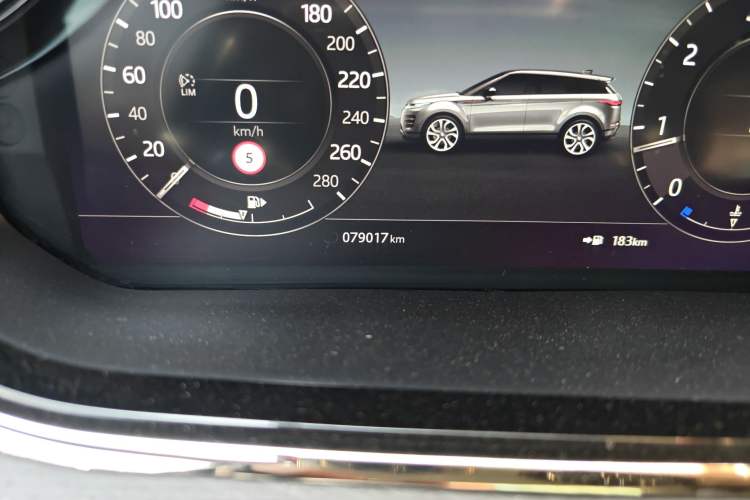 Used Land Rover Range Evoque 2020 249 PS R-DYNAMIC S First-Edition Sport Custom Edition Odometer Close Up