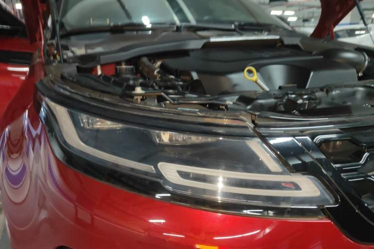 Used Land Rover Range Evoque 2020 249 PS R-DYNAMIC SE Sport Technology Edition Right Front Headlight