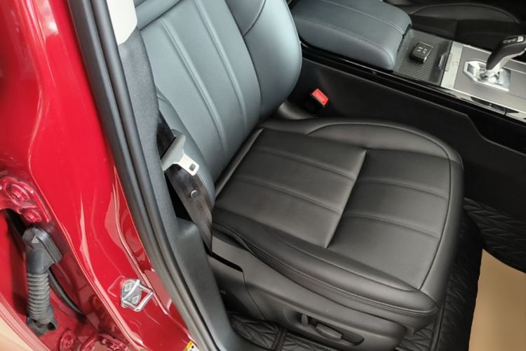Used Land Rover Range Evoque 2020 249 PS Youth Edition Right Front Seat
