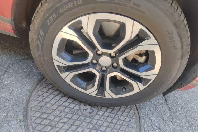 Used Land Rover Range Evoque 2020 249 PS Youth Edition Right Front Wheel Hub